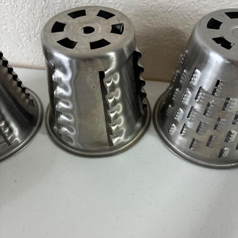 Vintage Saladmaster Food Processor Shredder With 5 Cones & Guard , Pre-owned - Picture 9 of 13